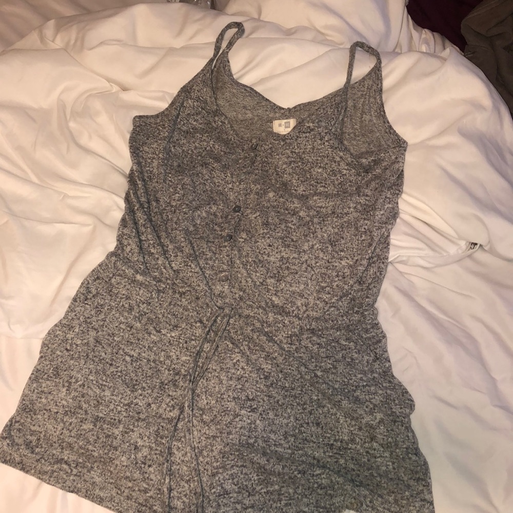 Pacsun grey romper